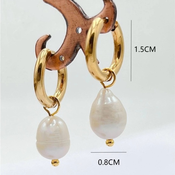 Gold Hoop Earrings with Freshwater Pearl Dangles – Chic Modern Style - Picture 5 of 6